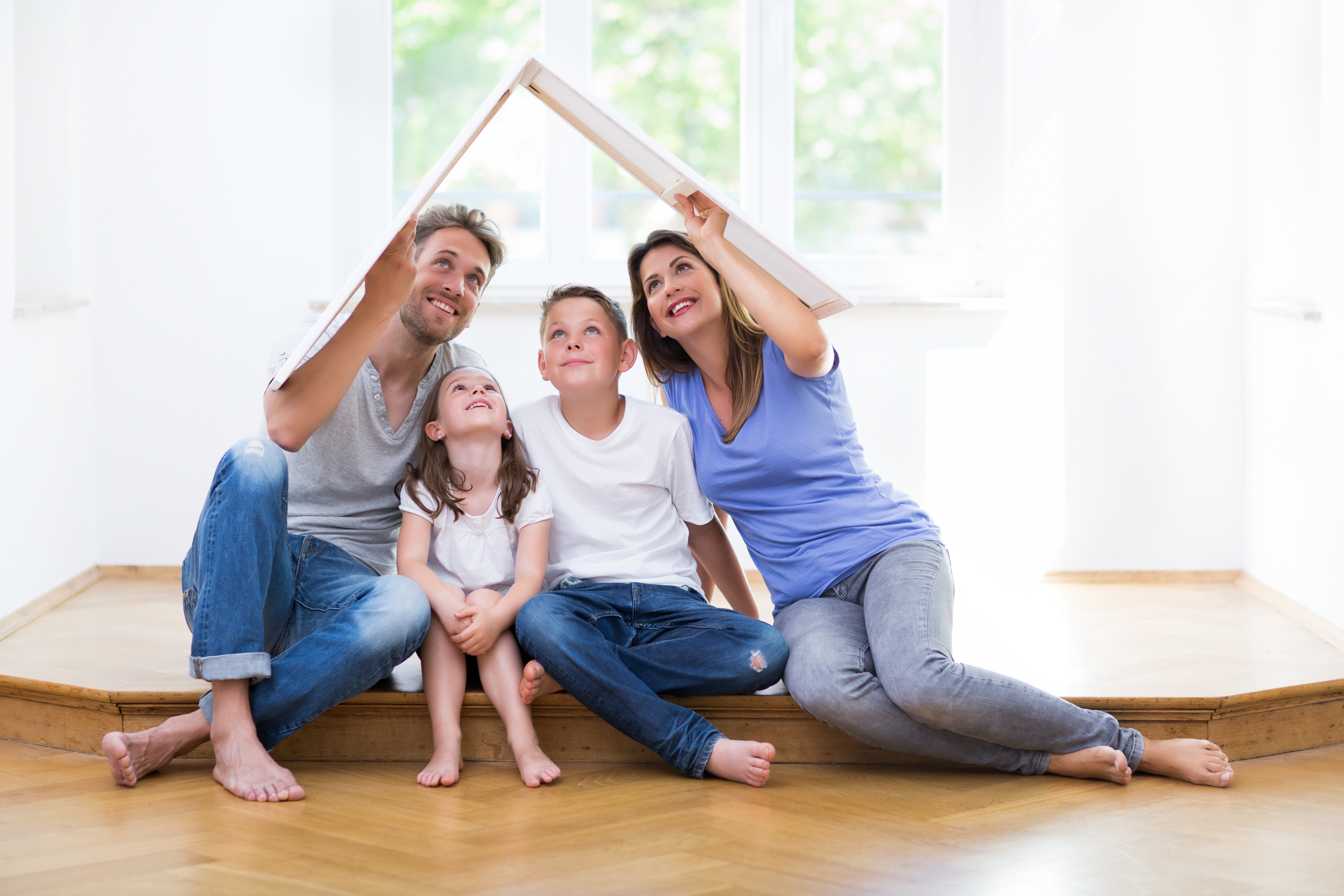 Glückliche Familie — Privatkunden